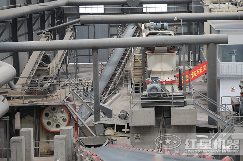 單杠圓錐破碎機現(xiàn)場