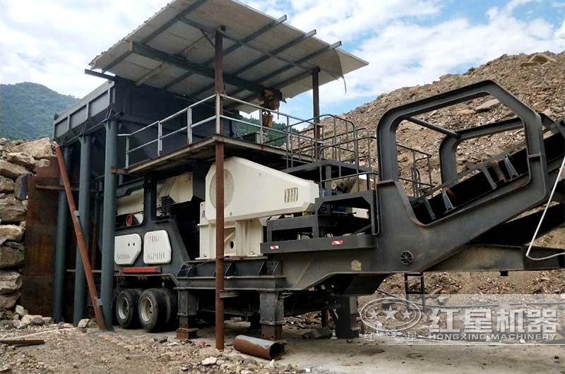 移動顎式破碎機(jī)現(xiàn)場 移動顎式破碎機(jī)現(xiàn)場