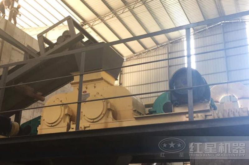 歡迎參觀紅星機(jī)器對輥破碎機(jī)現(xiàn)場 歡迎參觀紅星機(jī)器對輥破碎機(jī)現(xiàn)場