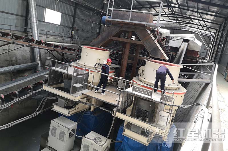 檢修沖擊式破碎機(jī) 檢修沖擊式破碎機(jī)