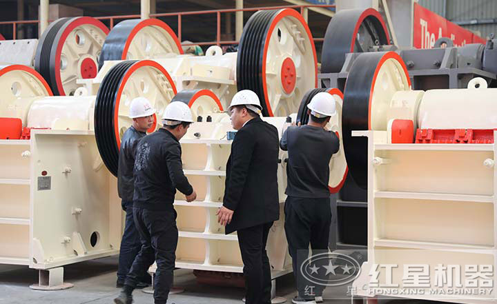 用戶來(lái)廠考察，多種設(shè)備型號(hào)讓用戶眼見(jiàn)為實(shí)