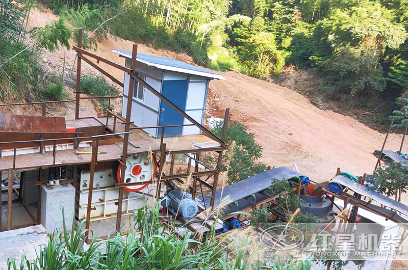 鵝卵石破碎現(xiàn)場(chǎng)，鄂破+圓錐破破碎出13石子